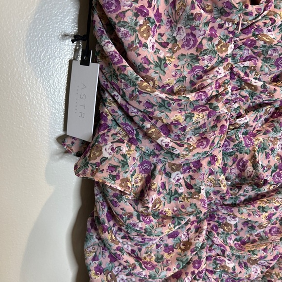 ASTR the label ruffle Ruched Zinnia Lilac Ditsy Floral Mini dress - Picture 8 of 14